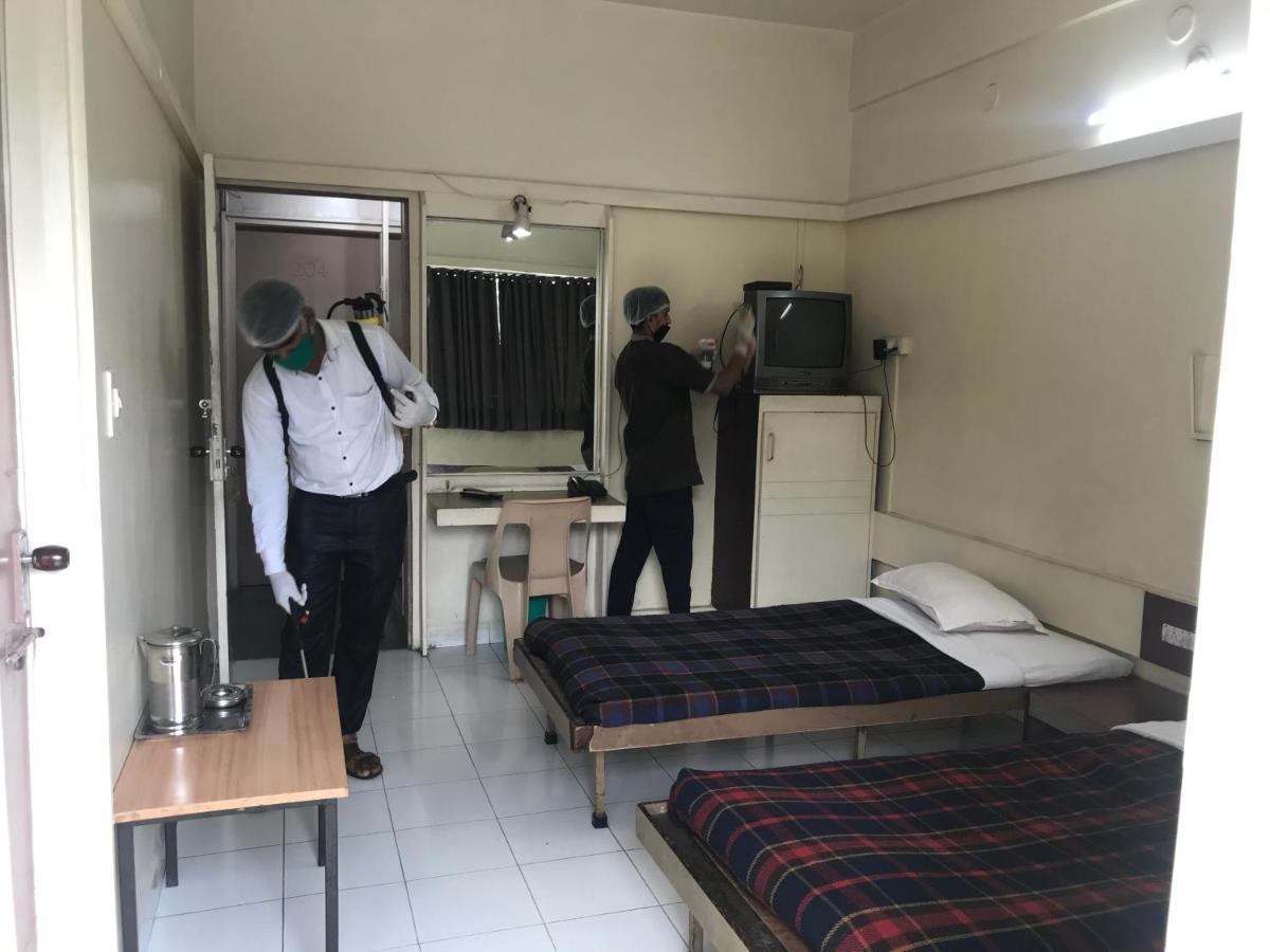 Hotel Maurya Residency à Pune Extérieur photo