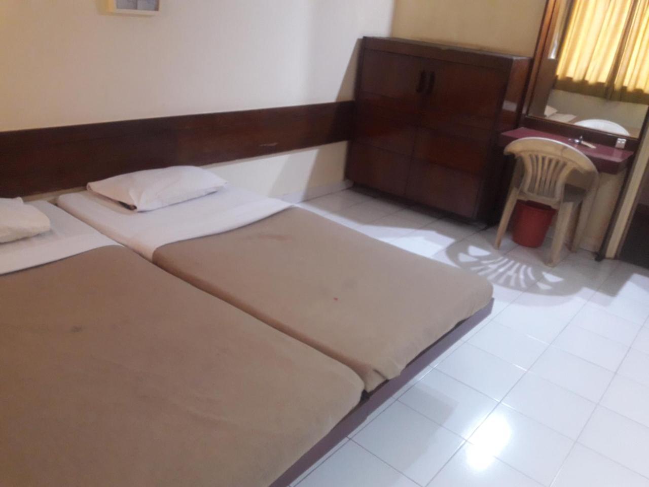 Hotel Maurya Residency à Pune Extérieur photo