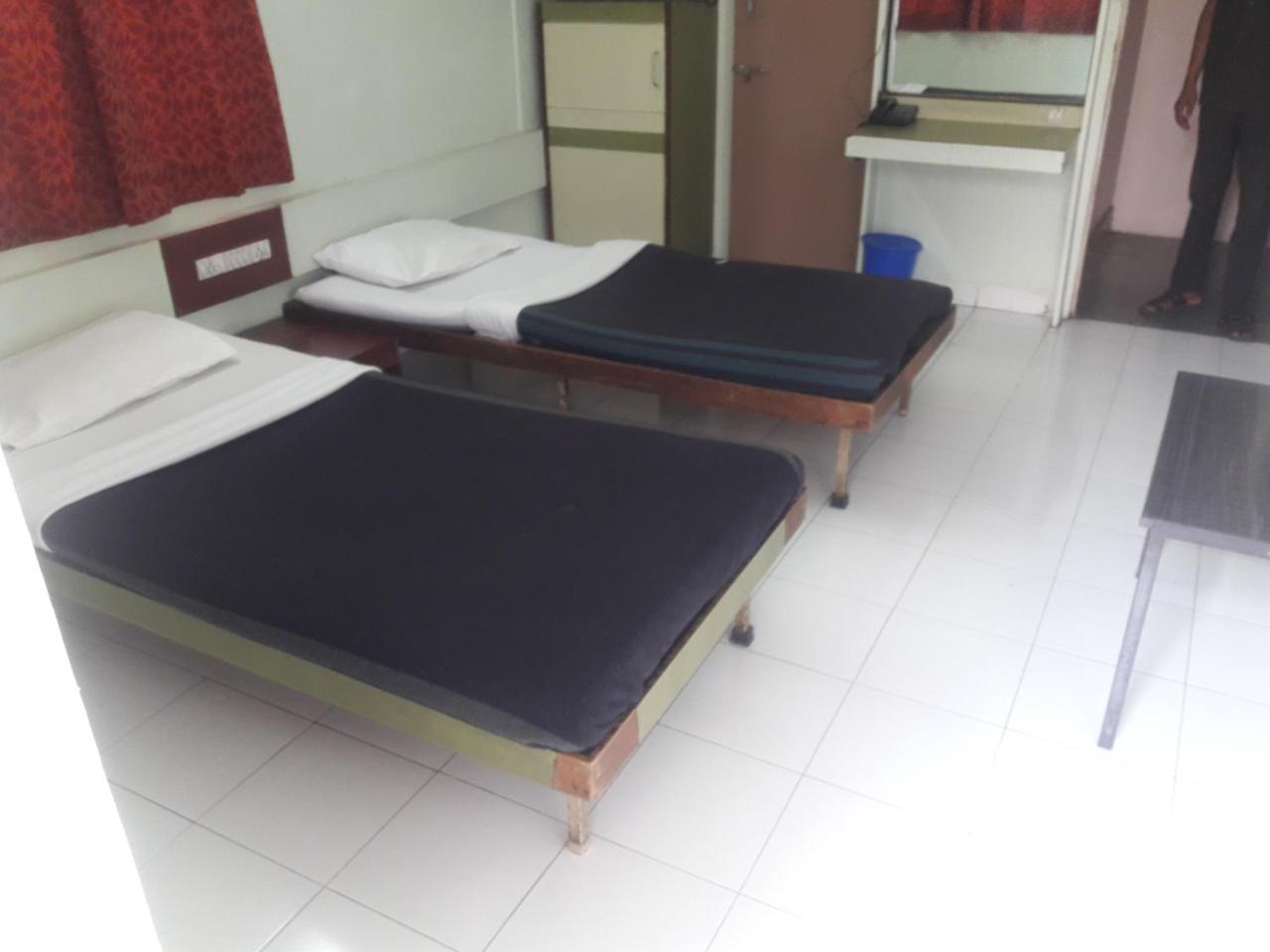 Hotel Maurya Residency à Pune Extérieur photo