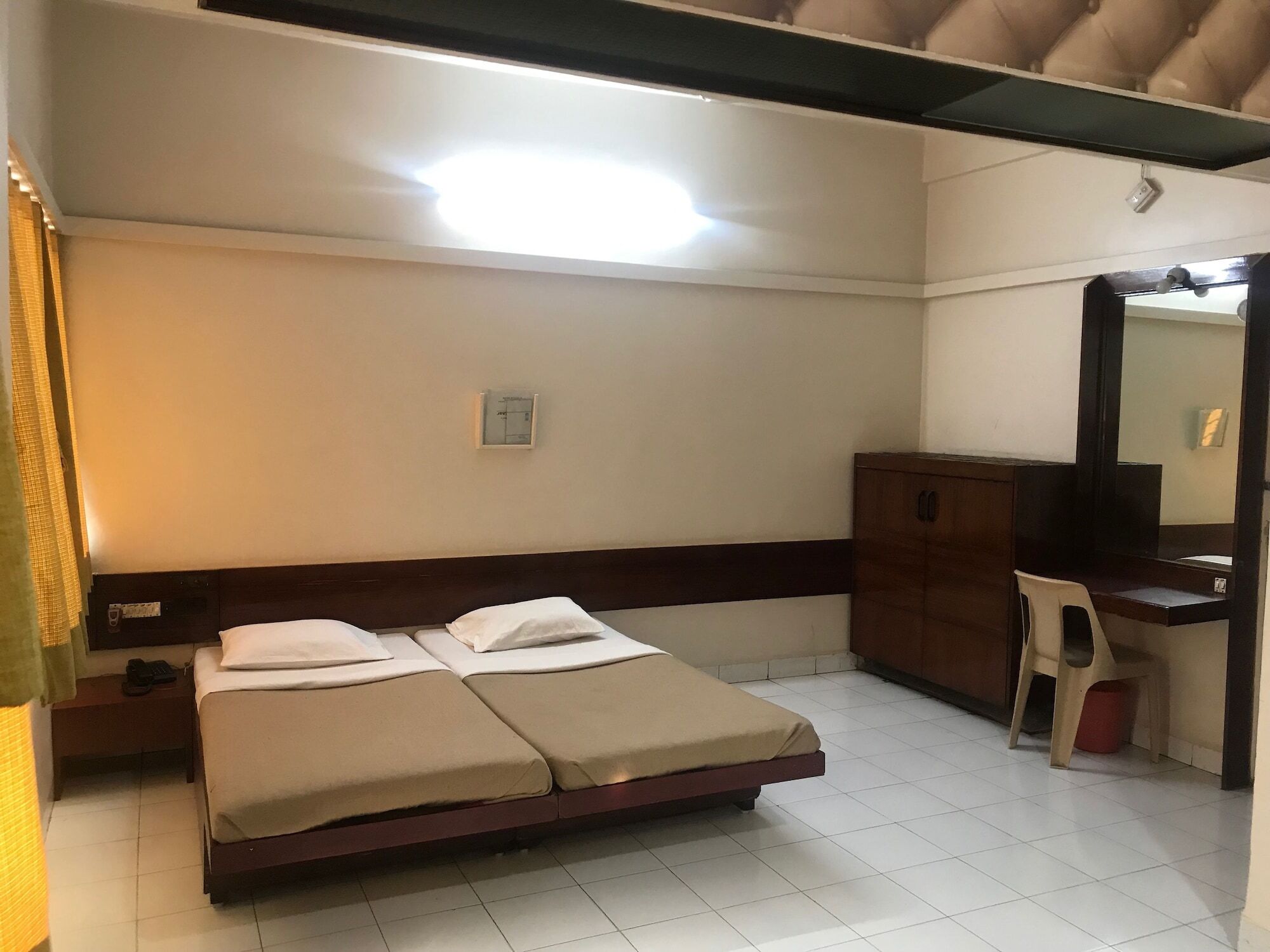 Hotel Maurya Residency à Pune Extérieur photo