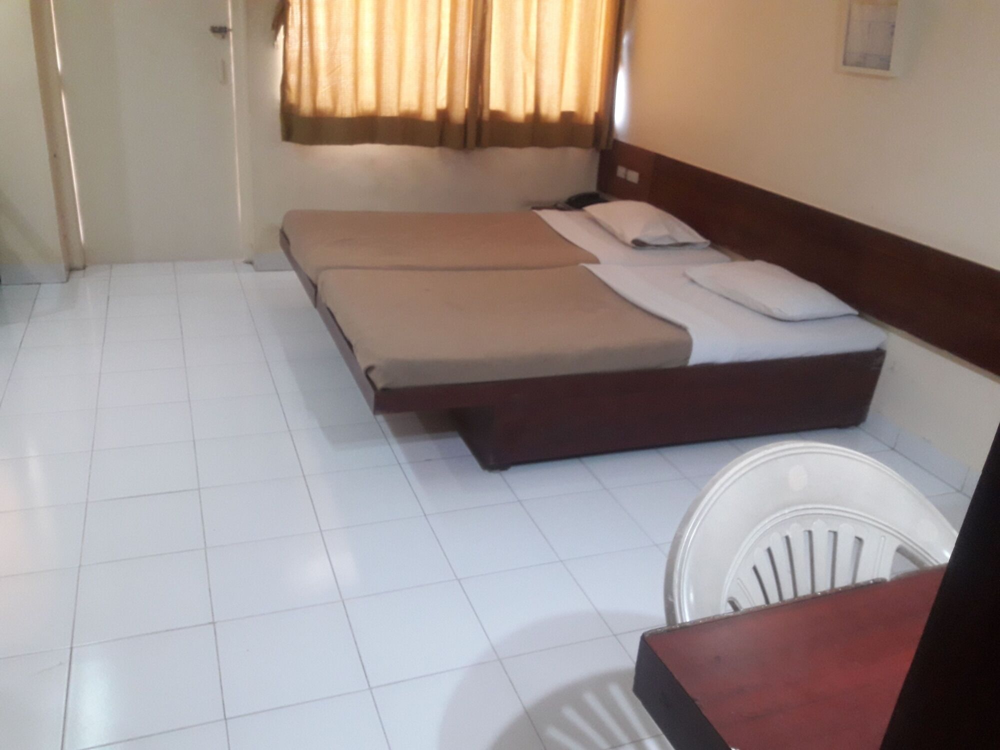 Hotel Maurya Residency à Pune Extérieur photo